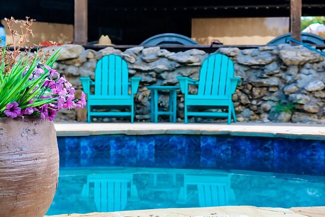 Building Photo - 299 Willow Springs Dr