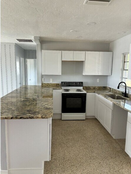 Building Photo - 308 Shamrock Blvd