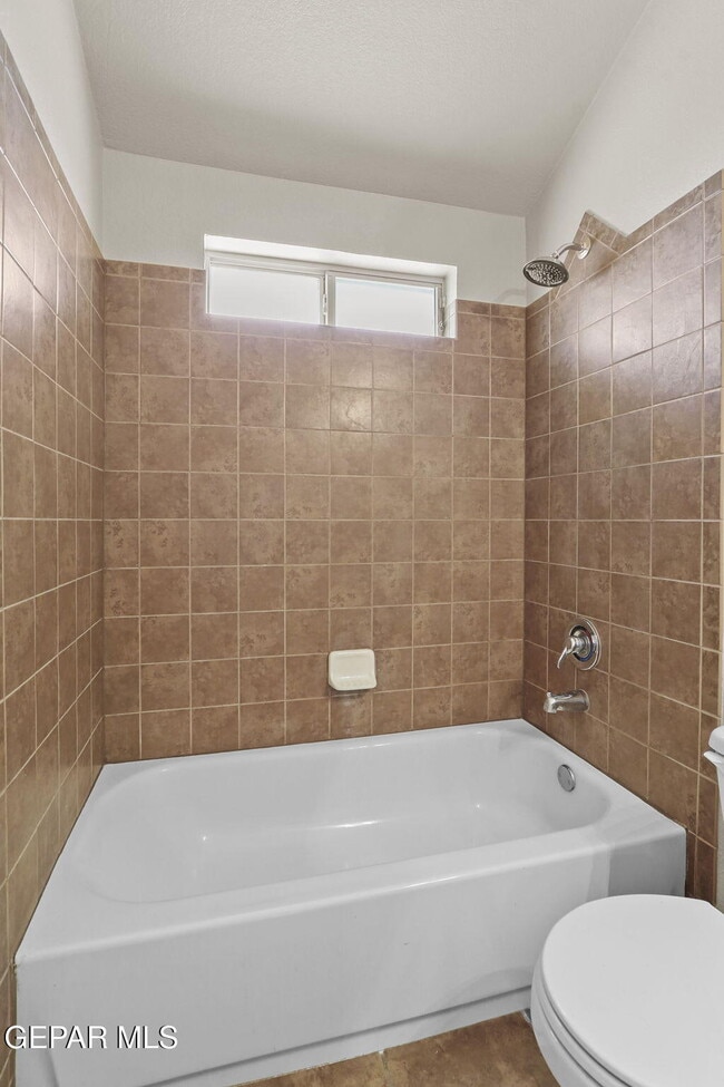 Building Photo - 2933 Pebble Rock Pl