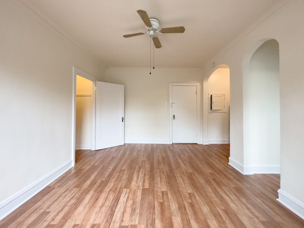 Building Photo - 2536 N Sawyer Ave