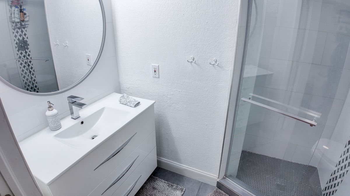 Building Photo - 8050 Severn Dr