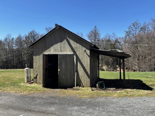 Building Photo - 499 Tanzman Rd