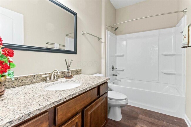 Building Photo - 224 Lake Cove Dr