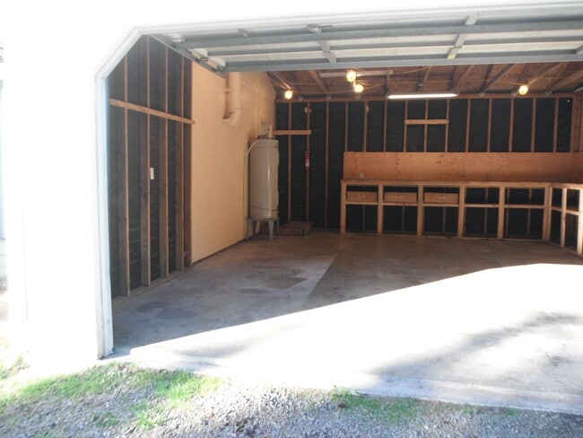 Building Photo - 1941 28th Pl