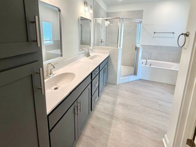 Building Photo - OPEN HOUSE! Now Leasing a Brand New 4-Bedroom 3.5 Townhome in Olive Branch-Minutes from Methodist...
