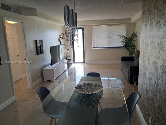 Building Photo - 301 Golden Isles Dr