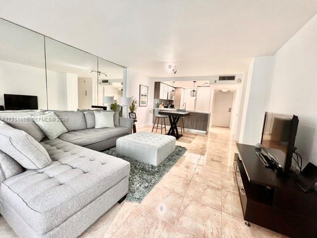 Building Photo - 600 NE 36th St