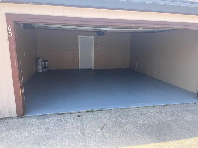Building Photo - 12400 Brookglade Cir