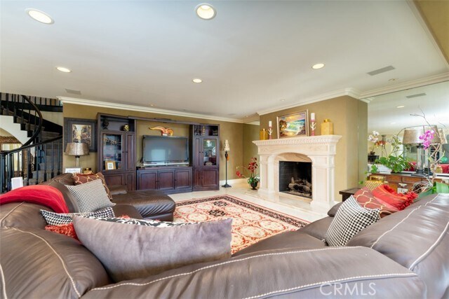 Building Photo - 410 Blumont St