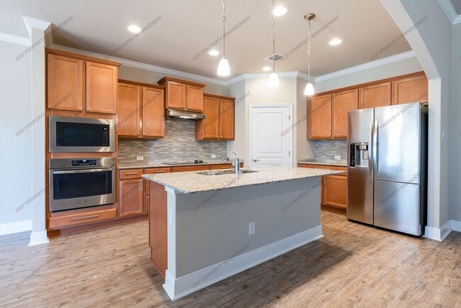 Building Photo - Magnificent home in Wyndham Hill Community!