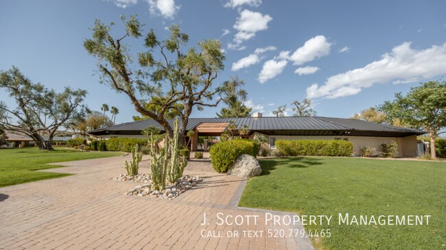 Building Photo - 9059 N Arroya Vista Dr