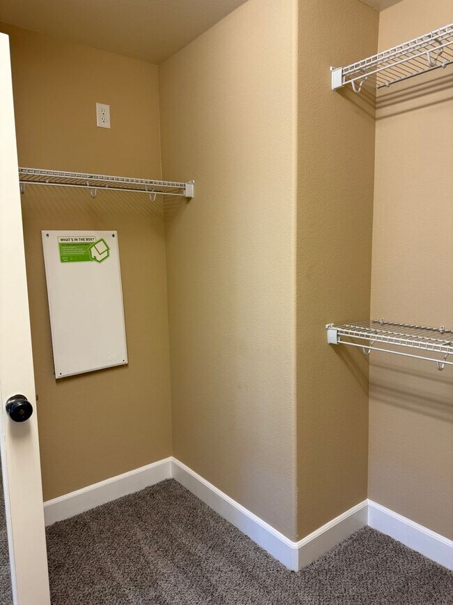 Building Photo - Beautiful South Reno Home!