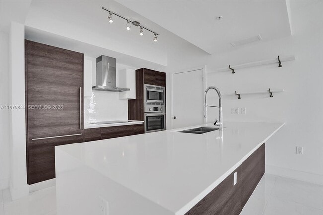 Building Photo - 301 Altara Ave