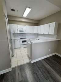 Building Photo - 4331 SW 160th Ave