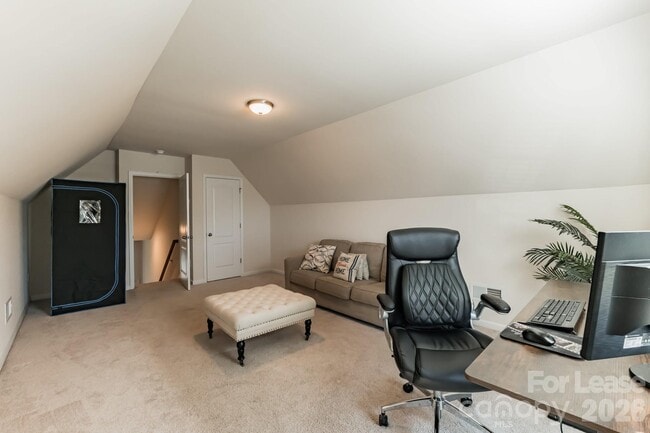 Building Photo - 5826 Castlecove Rd