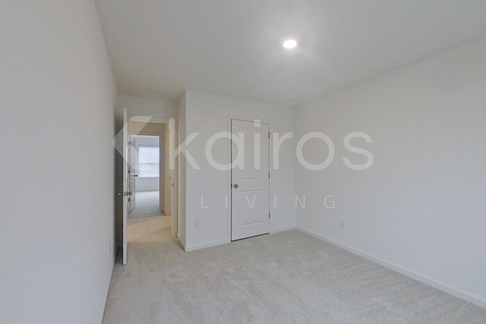 Building Photo - 213 Birch Ave