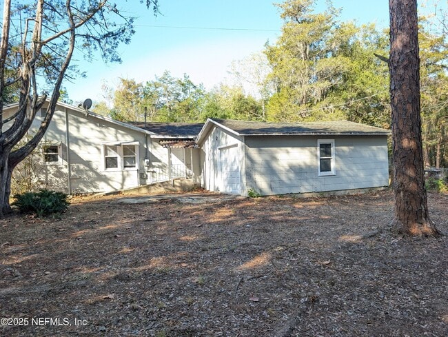 Building Photo - 220 2nd Way