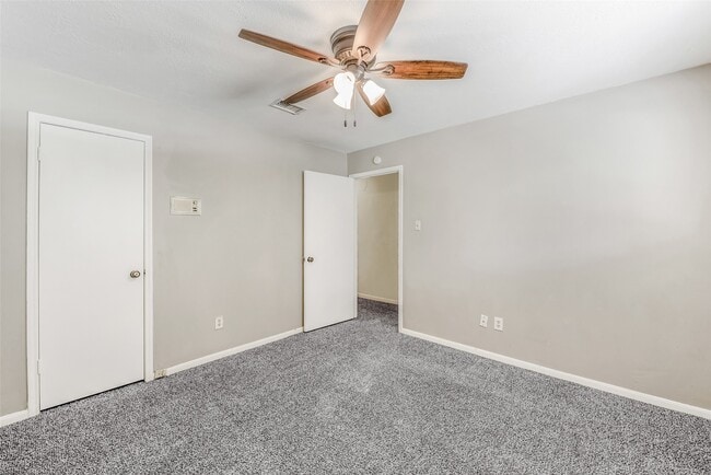 Building Photo - 13318 Queensride Ln