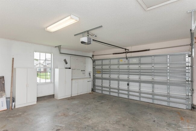 Building Photo - 617 Hanley Downs Dr