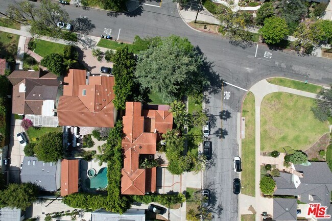 Building Photo - 1861 W Mountain St