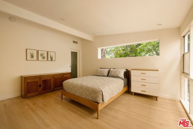 Building Photo - 3600 Mandeville Canyon Rd