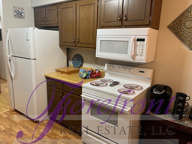 Building Photo - 4440 S Poplar St