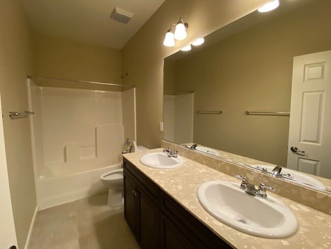 Building Photo - 10729 Amber Falls Dr
