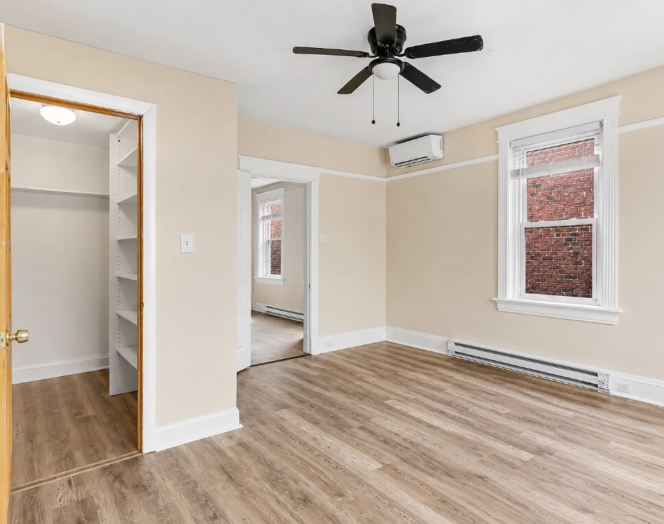 Building Photo - 2156 W Clifton Ave