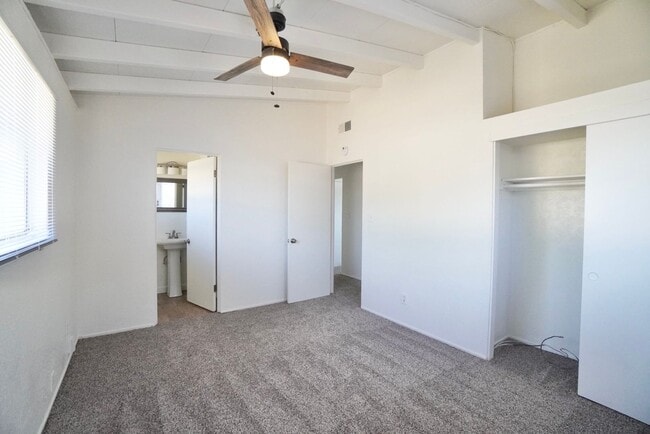 Building Photo - 6548 Stoneman Dr