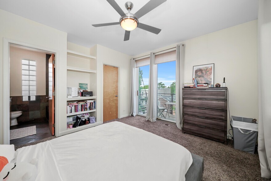 Master Bedroom - 1700 W Ohio St