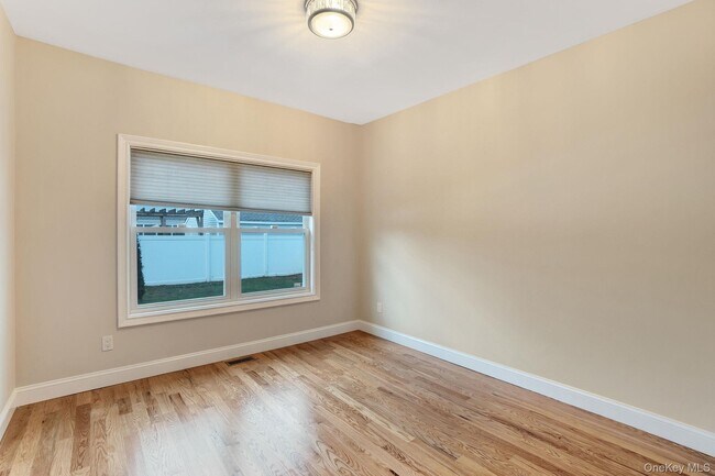 Building Photo - 134-110 10th St