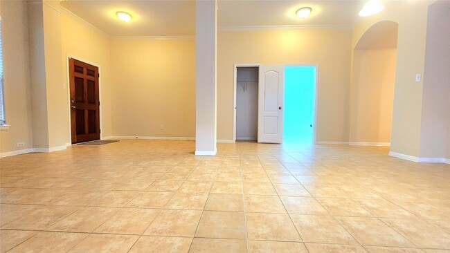 Building Photo - 3011 Sunchase Ct
