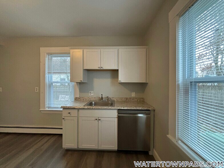 Building Photo - 6 Swetts Ct