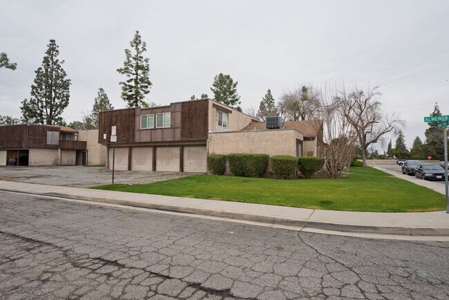 Building Photo - SW- condo 2bed-1 bath attached 1 car garage