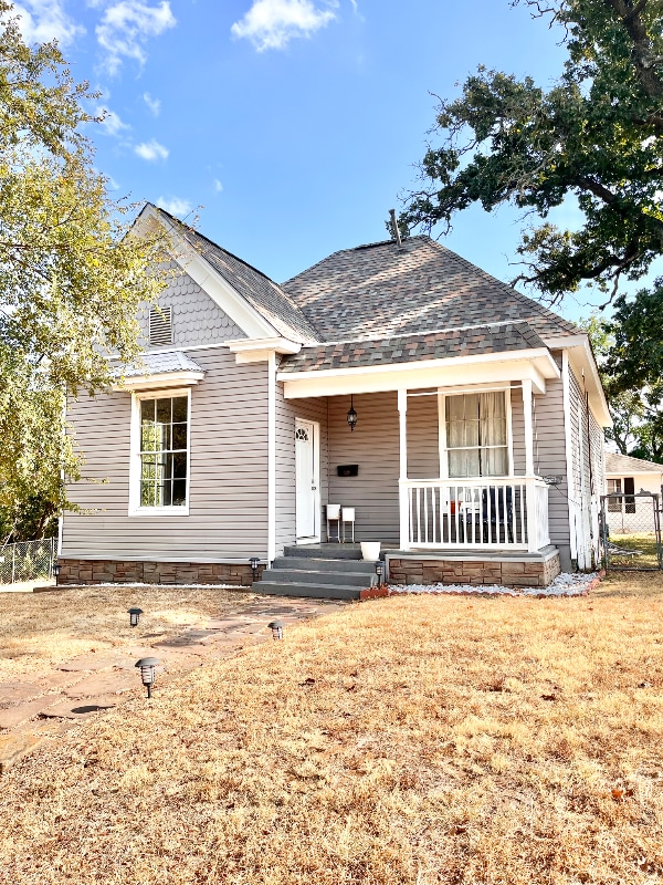 Primary Photo - 1530 W Woodard St
