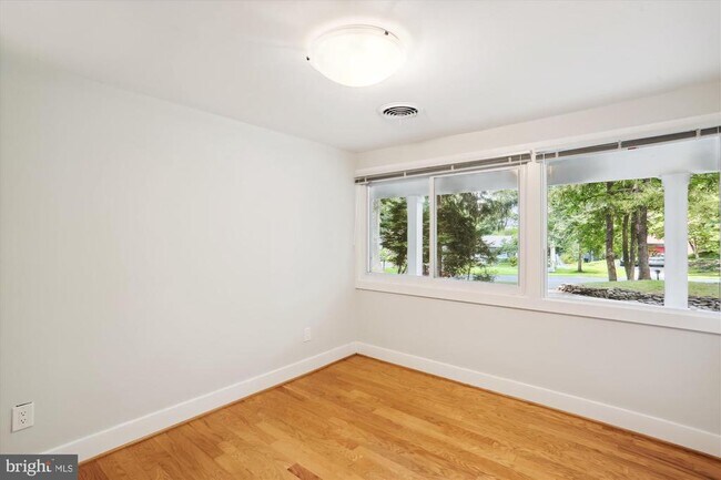 Building Photo - 8206 Stone Trail Dr