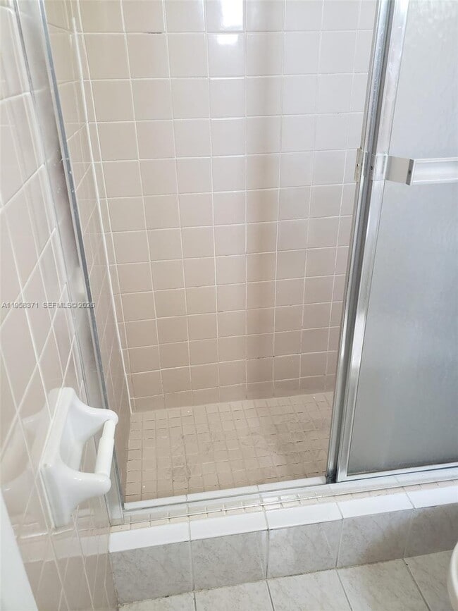 Building Photo - 4610 SW 116th Ave