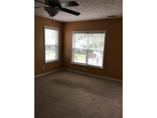 Building Photo - 6142 Tudor Pl