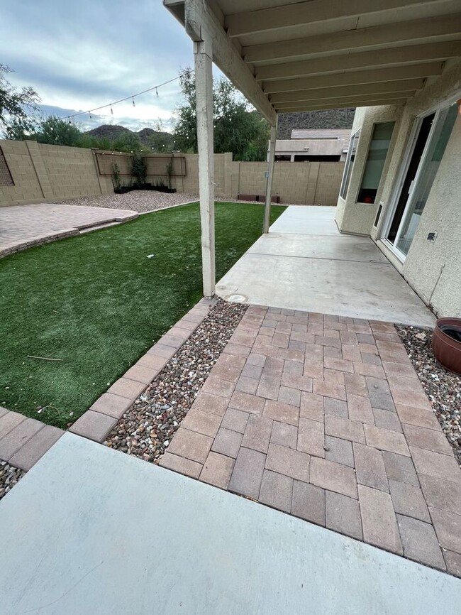 Building Photo - HOUSE FOR RENT