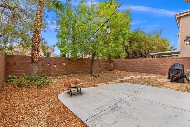 Building Photo - Exceptional Summerlin 4-Bedroom Residence with Spacious Living & Entertaining Areas