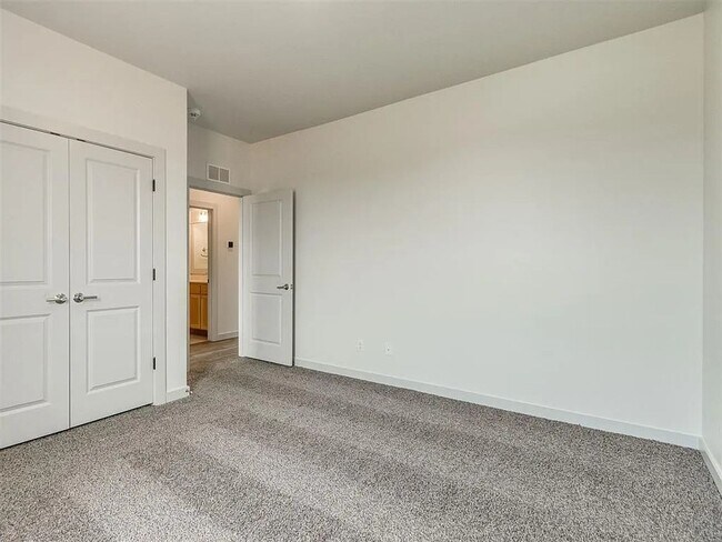 Building Photo - 4601 Olivera St