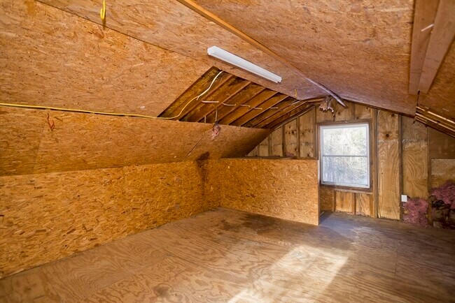 Building Photo - 16 Knightville Dam Road