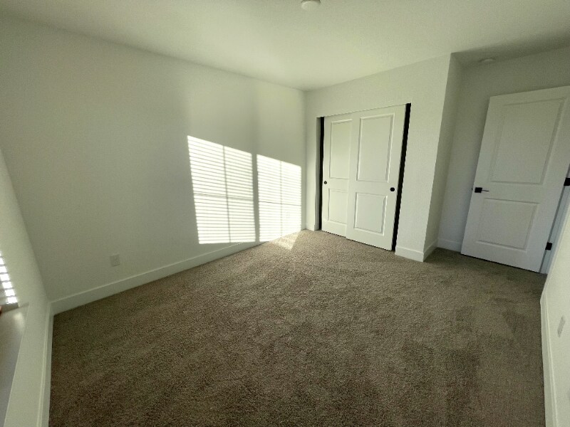 Building Photo - 2657 Mondt Ln