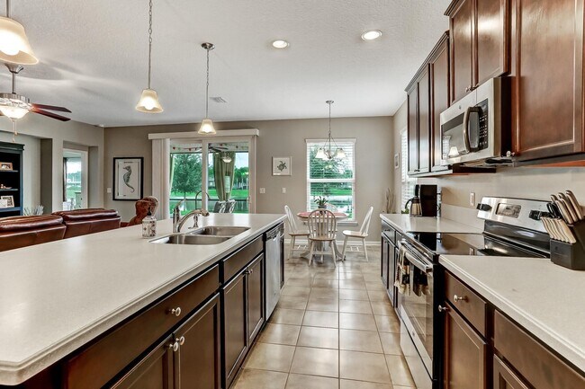 Building Photo - 94264 Woodbrier Cir