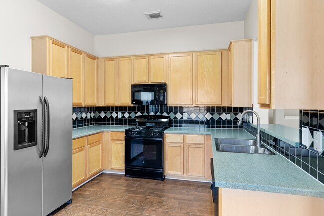 Building Photo - 3403 Cypress Village Dr