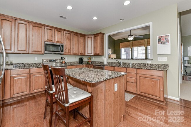 Building Photo - 9625 Sunset Grove Dr