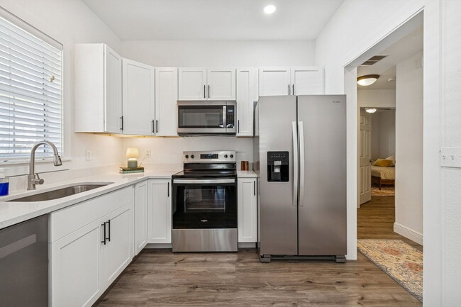 Building Photo - 12715 Taylor Nicolas Dr