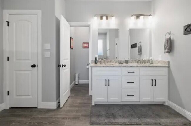 Building Photo - 1418 Cheyenne Trail