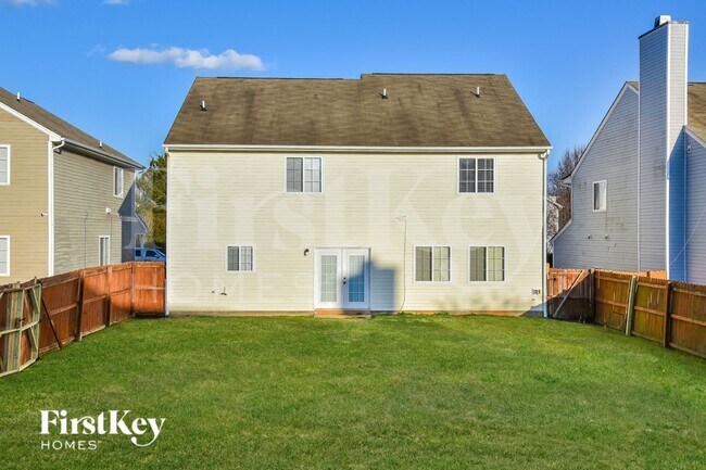 Building Photo - 5004 Emberly Dr