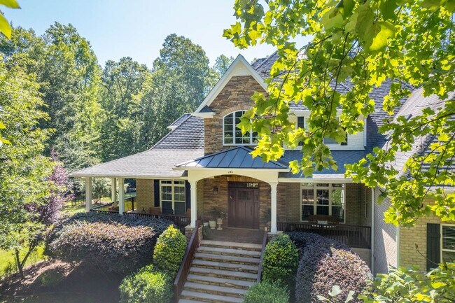 Building Photo - 246 Valley Meadow Dr